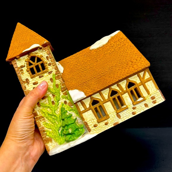 Vintage Dept 56  1985 ceramic  light up DICKENS VILLAGE CHURCH - Picture 10 of 15
